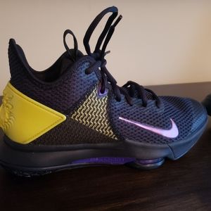 Boys/Men's  LeBron James witness #4